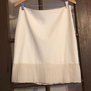 White House black market ivory A-line  skirt sz 8